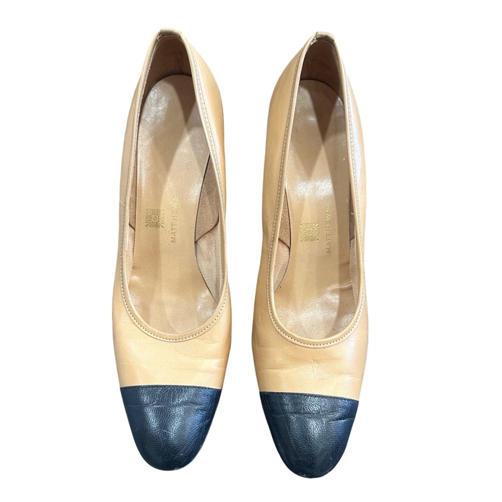 Matthews Womens Tan Leather Black Cap Toe Pumps Low Block Heel Size 8